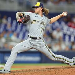 Josh Hader sets MLB record with 13 saves