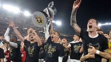 Rodrigo Moreno, con la Copa.