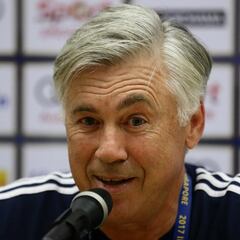Ancelotti eyeing club job over Italy role