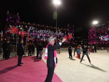 ¡Ya puedes asistir a la pista de hielo del Zócalo de la CDMX!