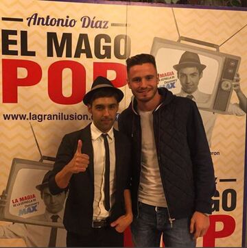 No todo es deporte en la vida de Saúl, también disfruta de su ocio viendo espectáculos de magia, por ejemplo.