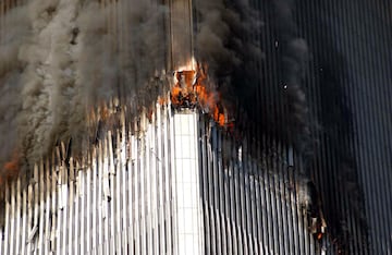 La torre norte del World Trade Center en llamas tras el ataque terrorista.