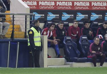 Oblak out for three to four months with shoulder injury