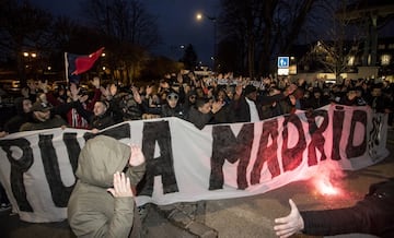 Ofensiva conjura de los ultras del PSG en el recibimiento a su equipo