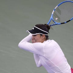Muguruza sortea un mal inicio y pasa aliviada a segunda ronda