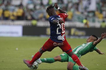 Cucchi, Arregui, en contra, Barrera y Barcos, en dos oportunidades, anotaron para los verdes. Por los rojos convirtieron Murillo y Cano.