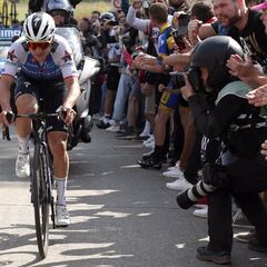 Evenepoel se hace grande con su primer Monumento en Lieja