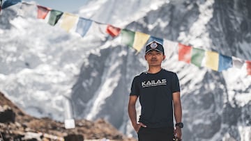 KATMANDÚ, 09/10/2024.- El escalador nepalí Nima Rinji se convirtió este miércoles en la persona más joven en alcanzar la cima de las catorce montañas más altas del planeta, a la edad de 18 años, tras completar su ascenso al Sisapangma, de 8.027 metros y la última cumbre que le faltaba para completar esta hazaña. EFE / Bikram Karki, portavoz de Nima Rinji // SOLO USO EDITORIAL/SOLO DISPONIBLE PARA ILUSTRAR LA NOTICIA QUE ACOMPAÑA (CRÉDITO OBLIGATORIO)