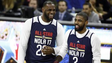 LeBron James y Kyrie Irving, durante un entrenamiento del All Star.