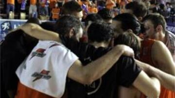 <b>ÉXITO.</b> La afición madrileña ha celebrado con sus jugadores el gran partido.