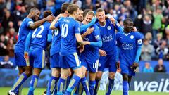 A LA ESPERA. Los seguidores del Leicester esperan conquistar el campeonato en Old Trafford y si no en casa ante el Everton.