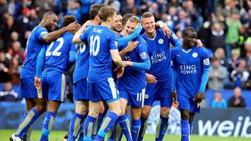 A LA ESPERA. Los seguidores del Leicester esperan conquistar el campeonato en Old Trafford y si no en casa ante el Everton.