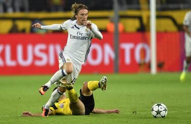 Guerreiro should have been sent off for foul on Luka Modric