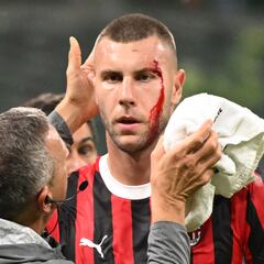 El Milan aguanta con diez