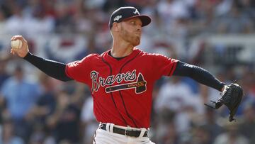 El lanzador de Atlanta Braves logr&oacute; emparejar la Serie Divisional con una actuaci&oacute;n magistral en el mont&iacute;culo permitiendo solo tres hits en siete entradas.