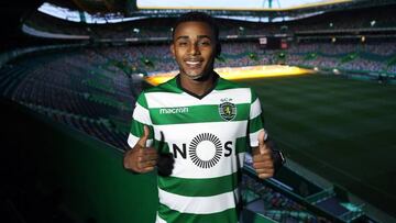 Ruben Ribeiro, celebrando su llegada al Sporting de Portugal.