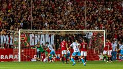 Imagen del gol de Antoñito en el descuento de la prórroga que da el ascenso al Málaga.