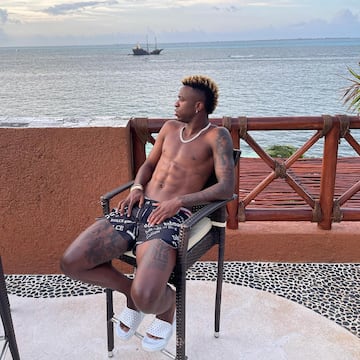 El delantero del Real Madrid no deja de sorprender a sus millones de seguidores con sus cambios de peinado. Esta vez se ha viralizado en redes su nuevo 'look' que est¨¢ luciendo en el Mundial de Clubes 2025, el cual ha provocado numerosos comentarios.