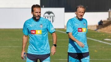 10/10/23
ENTRENAMIENTO DEL VALENCIA CF - RUBEN BARAJA - CHEMA SANZ