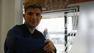 El futbolista del Zaragoza Raúl Guti posa en una entrevista para As.