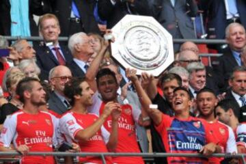 Alexis Sánchez levantó la FA Cup y dos Community Shield con el Arsenal.
