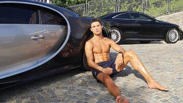 La exclusiva forma de tomar el sol de Cristiano: sobre un coche de 3 millones de €