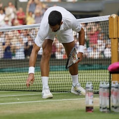 What punishment did Novak Djokovic get for smashing his racket in Wimbledon final?