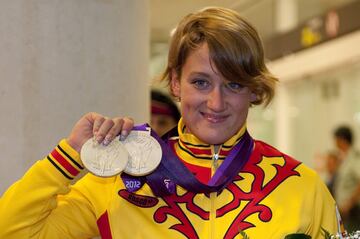 Sus segundos Juegos Olímpicos fueron los de Londres 2012. Se convirtió en el quinta nadadora española de la historia en conseguir medalla con la plata de los 200 mariposa. Dos días después ganó otra plata en 800 libres, su segunda medalla olímpica