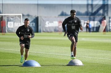 Sekou durante el entrenamiento de este jueves con Javi Jiménez.