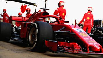 Sebastian Vettel con el Ferrari en los test de Barcelona.