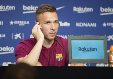 Rueda de prensa de la presentación de Arthur con el Barcelona. 

