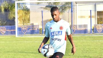 Yaser Asprilla durante el primer entrenamiento de la Selección Colombia Sub 20 en Argentina.