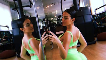 Georgina Rodríguez compara su culo con una manzana.