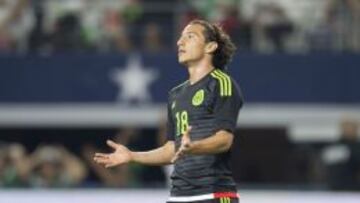 El mexicano estaría fuera de acción las próximas seis semanas y no dos, como se había dicho. No vería acción en el México vs Estados Unidos.