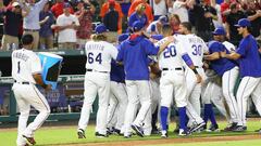 ARLINGTON, TX - JUNE 06: Elvis Andrus #1 of the Texas Rangers carries the cooler while A.J. Griffin #64, Ian Desmond #20, Nomar Mazara #30, Yu Darvish #11 and the team celebrate Rougned Odor hitting a double in the ninth inning for Adrian Beltre to make the winning run against the Houston Astros at Globe Life Park in Arlington on June 6, 2016 in Arlington, Texas.   Rick Yeatts/Getty Images/AFP
 == FOR NEWSPAPERS, INTERNET, TELCOS &amp; TELEVISION USE ONLY ==