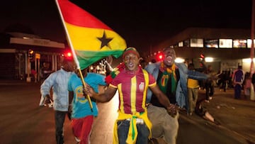 Ghana&#039;s supporters express their joy in the streets in Johannesburg late on June 26, 2010 after their team&#039;s victory in the 2010 World Cup round of 16 football match between the USA and Ghana.  Ghana beat the US 2-1 at Royal Bafokeng stadium in 