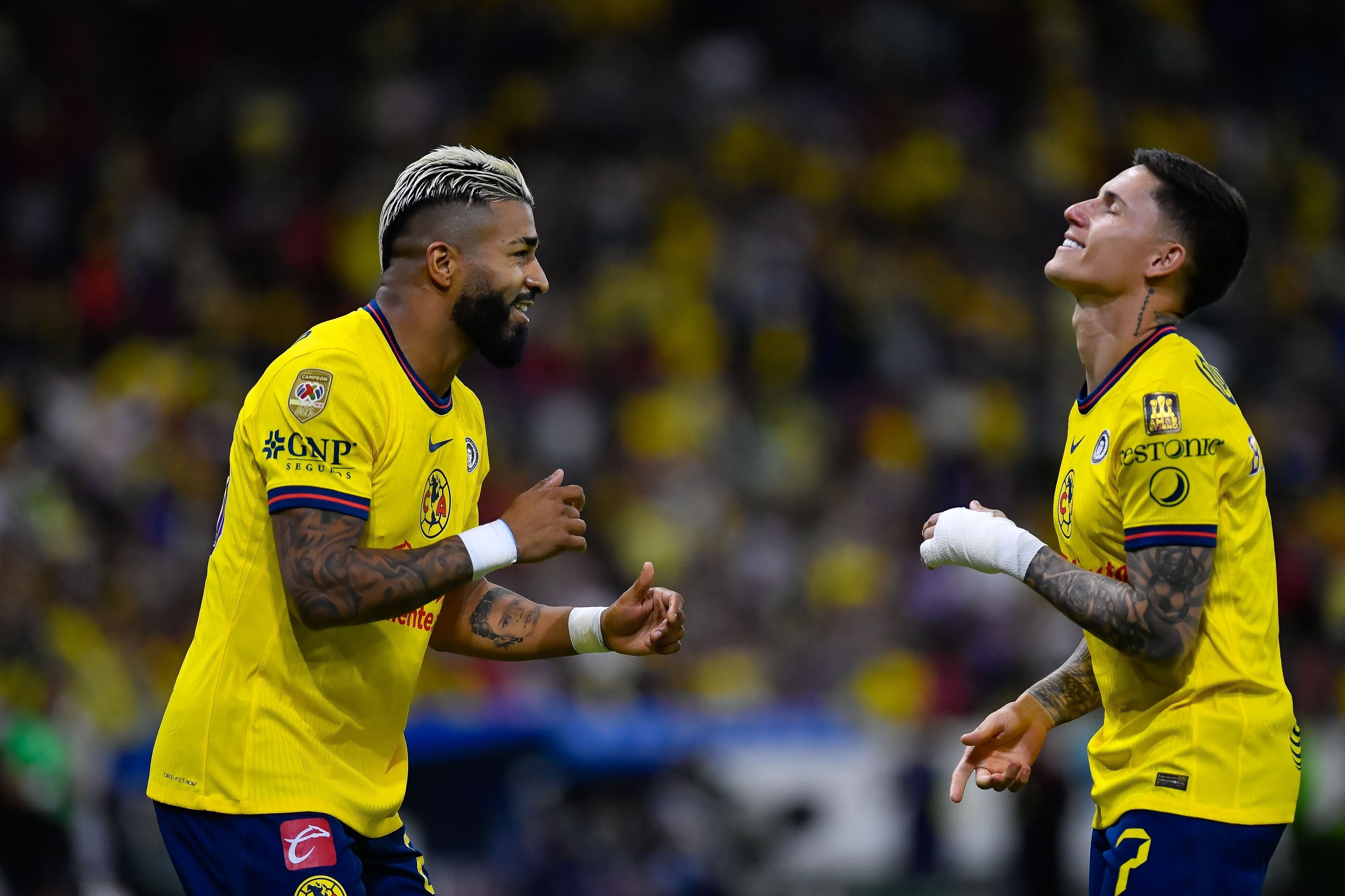 Rodrigo Aguirre celebrates his goal 0-1 with Brian Rodriguez of America during the 12th round match between Atlas and America as part of the Liga BBVA MX, Torneo Clausura 2025 at Jalisco Stadium, on March 15, 2025 in Guadalajara, Jalisco, Mexico.