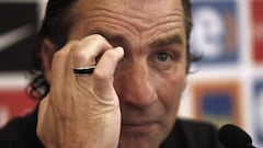 Fanáticos rayan Pinto Durán con mensajes contra Pizzi