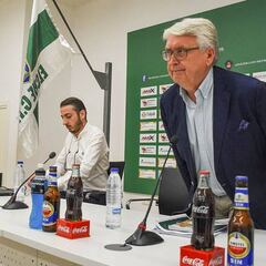 El Consejo de Administración del Elche se queda sin apoyos