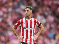 Diez meses de sanción | El órgano disciplinario de la UEFA sanciona al defensa del Athletic por la presencia de canrenona en uno de sus controles antidopaje tras un partido de Europa League.