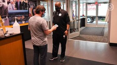 Mike Tomlin y Zac Taylor regresan a sus oficinas