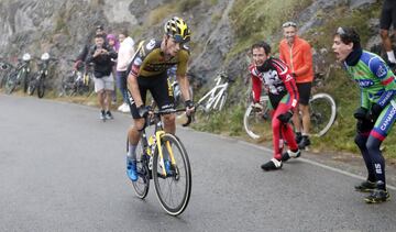 Primoz Roglic durante la etapa de hoy.  