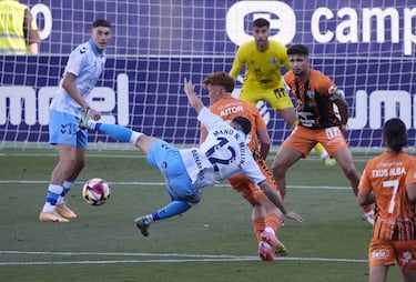 El Málaga calma la irritación de su afición a base de goles