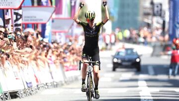 Lucy Kennedy se impone en la primera Cl¨¢sica femenina