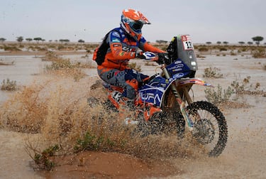 El piloto español Sergio Vaquero compitiendo durante la etapa de hoy. 
