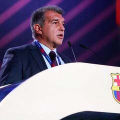 Barcelona approve selling 25% of TV rights and 49.9% of retail arm