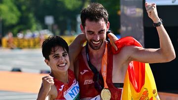 María Pérez y Álvaro Martín celebran los cuatro oros mundiales, dos cada uno, en Budapest 2023.