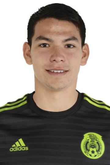 Hirving Lozano entró como extremo izquierdo