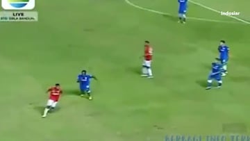 ¡Essien le quiso pegar a rival que le dio un pelotazo!