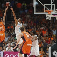 Campazzo y Taylor rematan las genialidades de Doncic